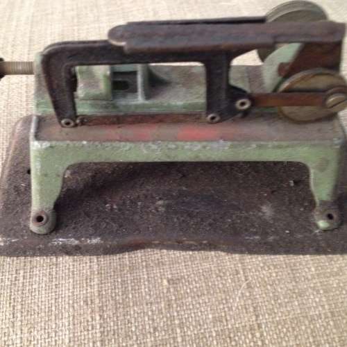 WILESCO STEAM DRIVEN HACKSAW (Reduced)